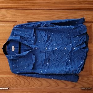 Gap long sleeved button up shirt size L